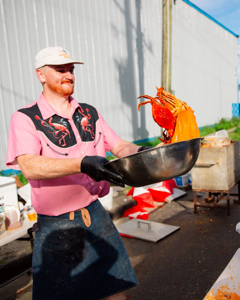 Buggin Out Boils tossing crabs at Miel Brewery